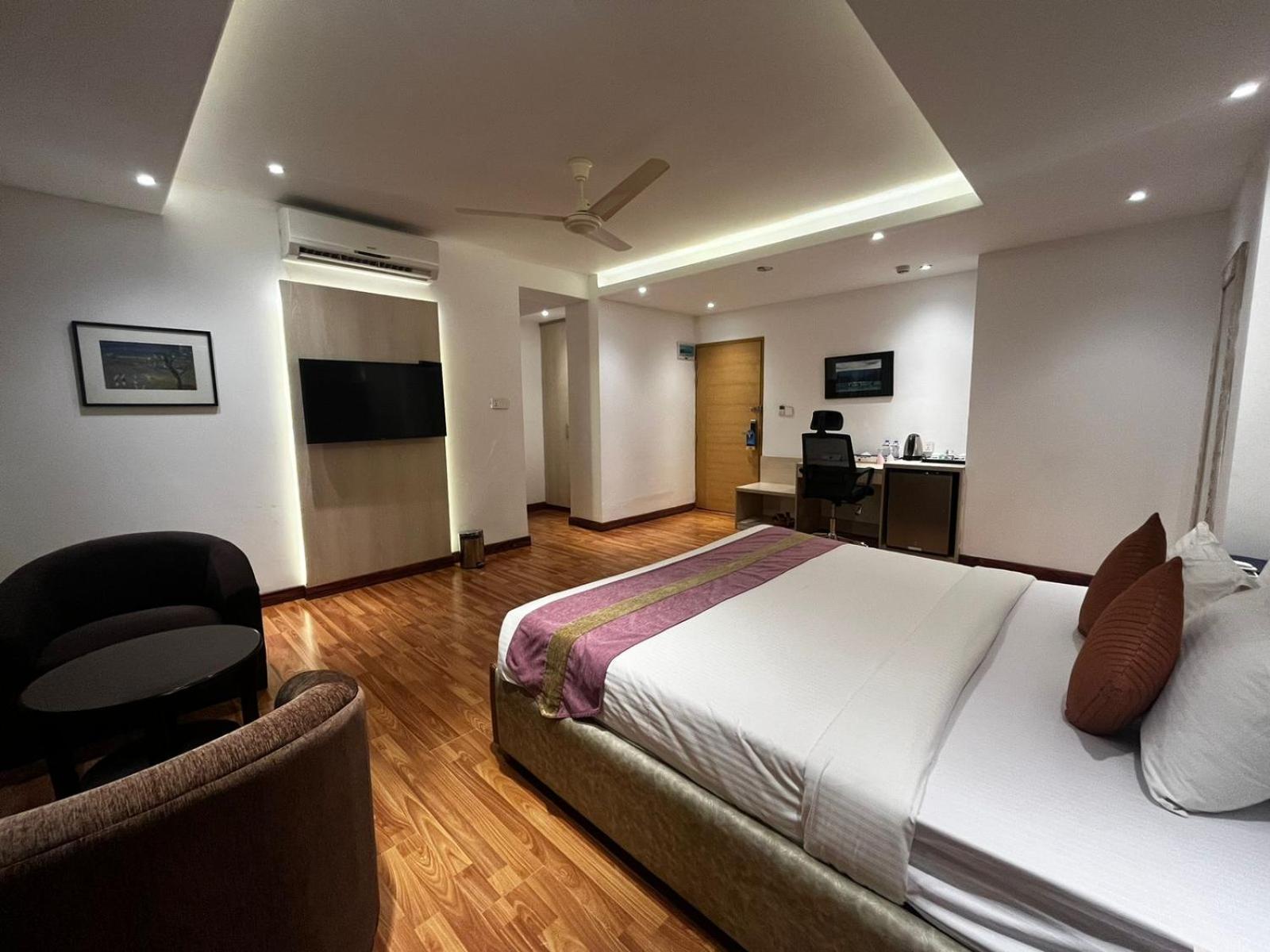 Royal Raj Hotel 라지샤히 외부 사진